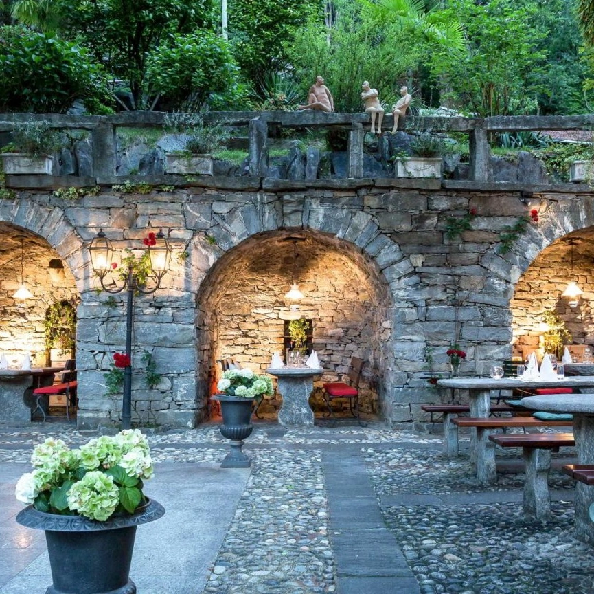 Der alte Garten des Restaurants